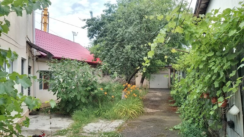 Otopeni, Calea Bucurestilor, casa, 4 camere, curte